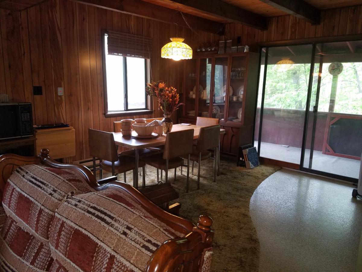 Saw Creek Cabin - Regent Hilltop Bushkill Eksteriør bilde